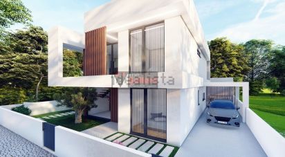 House T4 in Charneca De Caparica E Sobreda of 150 m²