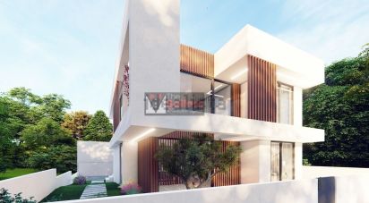 House T4 in Charneca De Caparica E Sobreda of 150 m²
