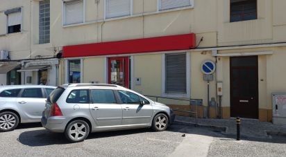 Boutique/Local commercial à Carregado e Cadafais de 124 m²