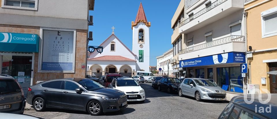 Shop / premises commercial in Carregado e Cadafais of 124 m²