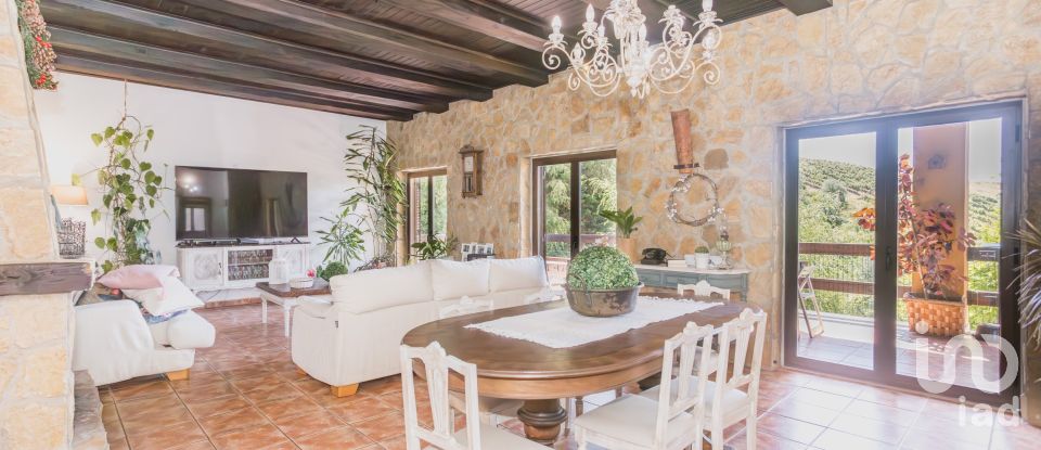 Moradia T4 em Turcifal de 465 m²