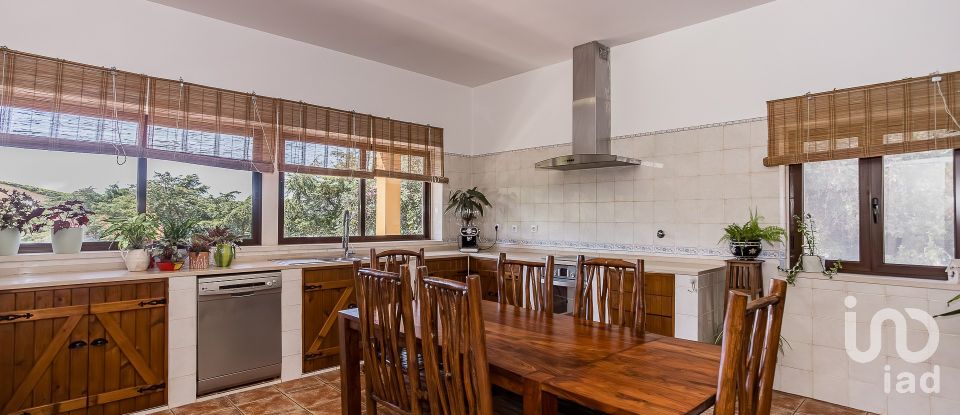 Moradia T4 em Turcifal de 465 m²