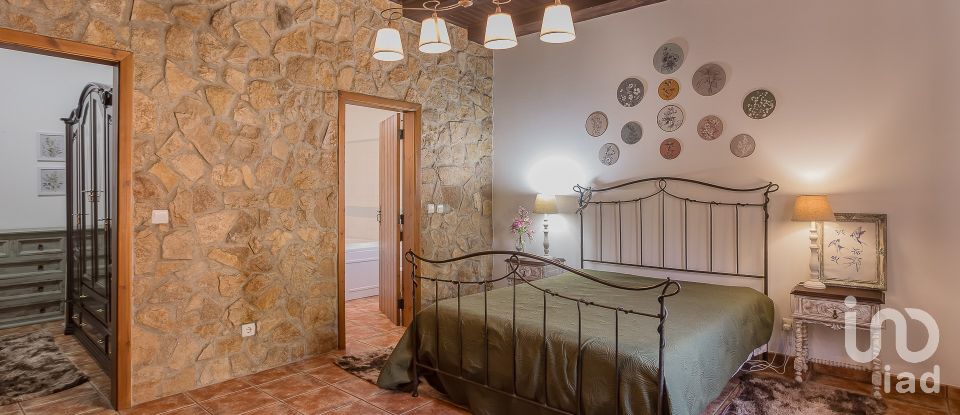 Moradia T4 em Turcifal de 465 m²