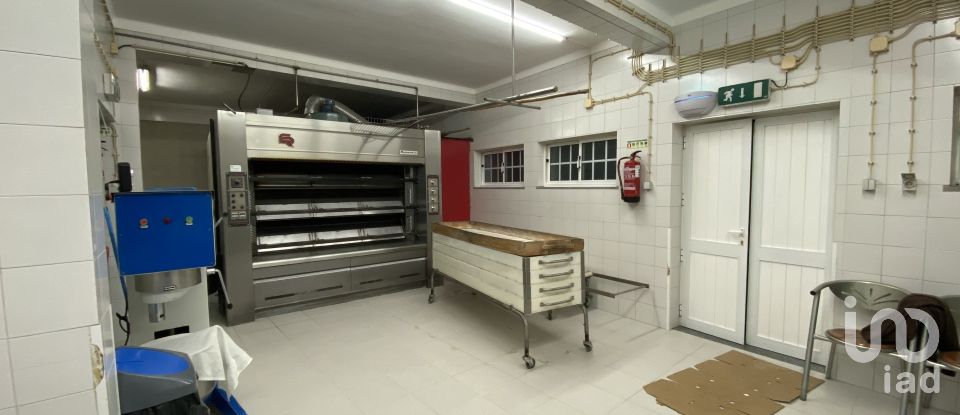 Prédio em Gavião e Atalaia de 123 m²