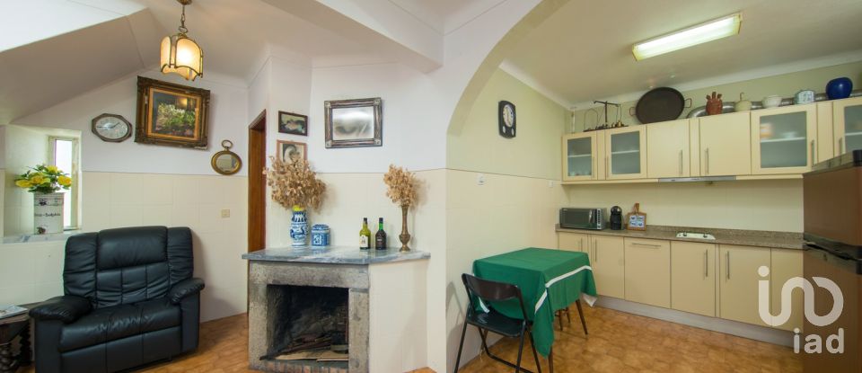 Casa de aldeia T2 em Castanheira de Pêra e Coentral de 144 m²