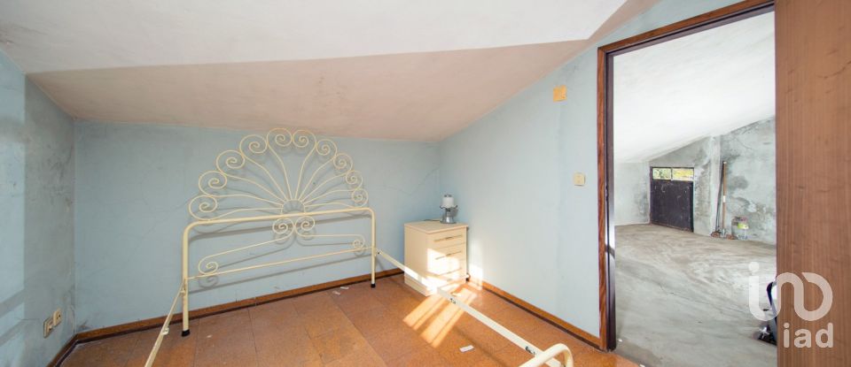 Casa de aldeia T2 em Castanheira de Pêra e Coentral de 144 m²