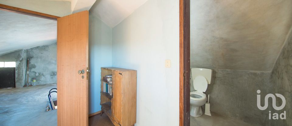 Casa de aldeia T2 em Castanheira de Pêra e Coentral de 144 m²