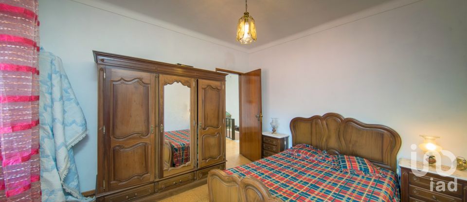 Casa de aldeia T2 em Castanheira de Pêra e Coentral de 144 m²