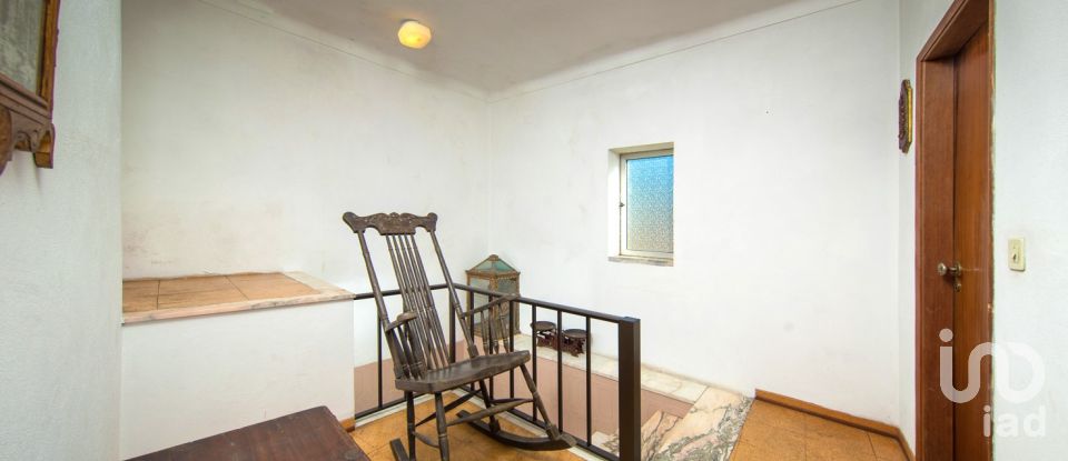 Casa de aldeia T2 em Castanheira de Pêra e Coentral de 144 m²