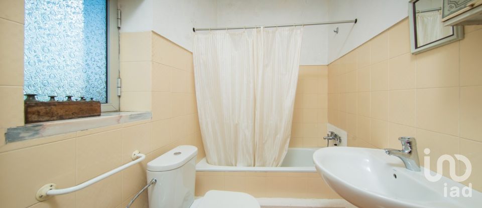 Casa de aldeia T2 em Castanheira de Pêra e Coentral de 144 m²