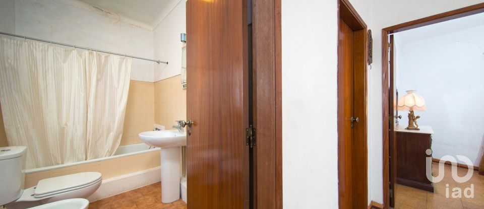 Casa de aldeia T2 em Castanheira de Pêra e Coentral de 144 m²