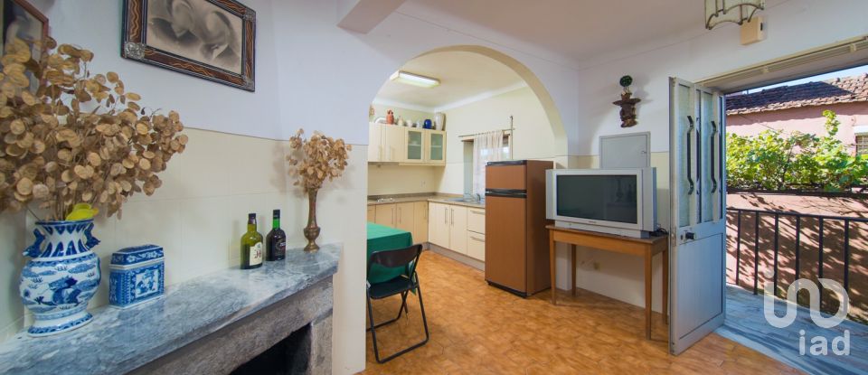 Casa de aldeia T2 em Castanheira de Pêra e Coentral de 144 m²