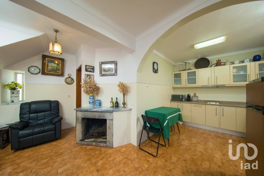 Casa de aldeia T2 em Castanheira de Pêra e Coentral de 144 m²