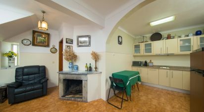 Maison de village T2 à Castanheira de Pêra e Coentral de 144 m²