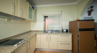 Maison de village T2 à Castanheira de Pêra e Coentral de 144 m²