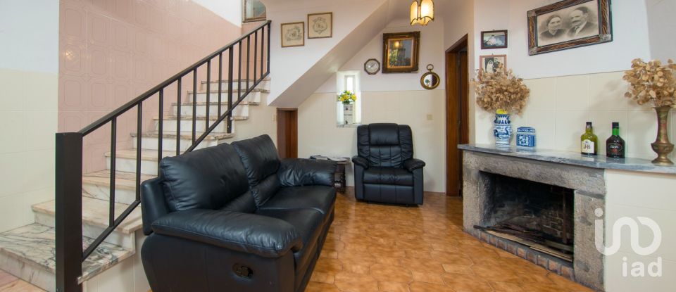 Casa de aldeia T2 em Castanheira de Pêra e Coentral de 144 m²