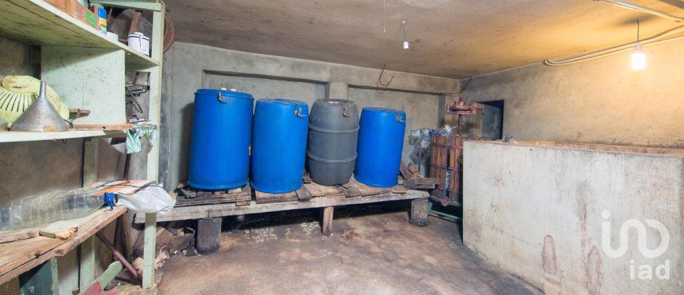 Casa de aldeia T2 em Castanheira de Pêra e Coentral de 144 m²