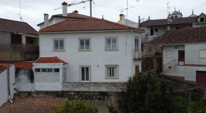 Maison rustique T3 à Abiul de 224 m²