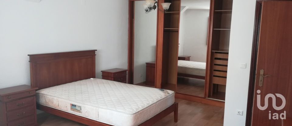 Maison T9 à Meirinhas de 180 m²