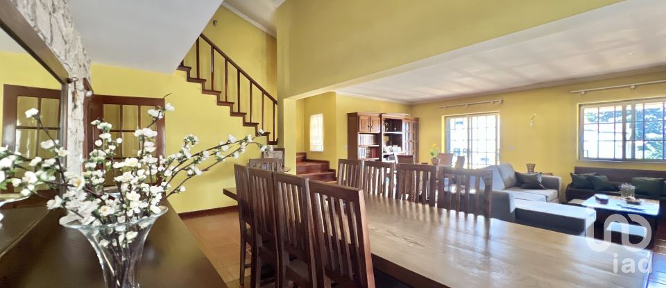 Moradia T4 em Vouzela e Paços de Vilharigues de 260 m²