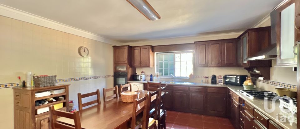 Moradia T4 em Vouzela e Paços de Vilharigues de 260 m²