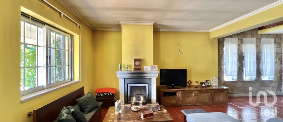 Moradia T4 em Vouzela e Paços de Vilharigues de 260 m²