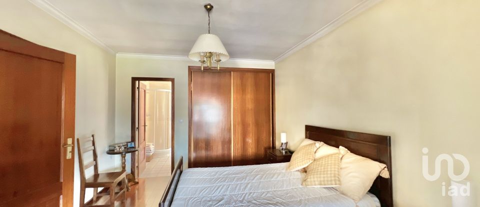 Moradia T4 em Vouzela e Paços de Vilharigues de 260 m²