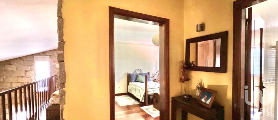 Moradia T4 em Vouzela e Paços de Vilharigues de 260 m²