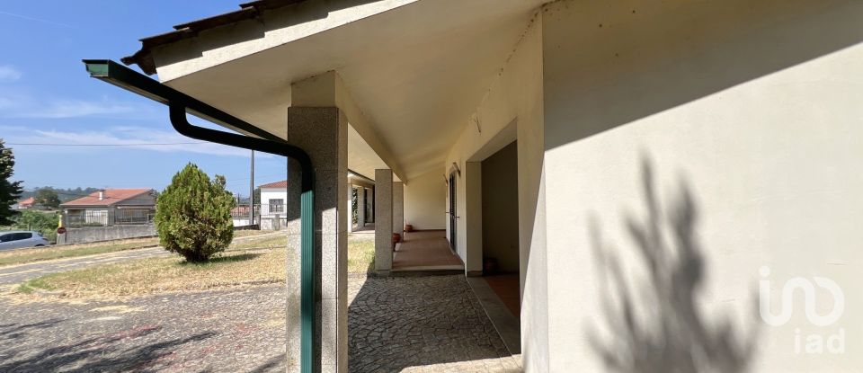 Moradia T4 em Vouzela e Paços de Vilharigues de 260 m²
