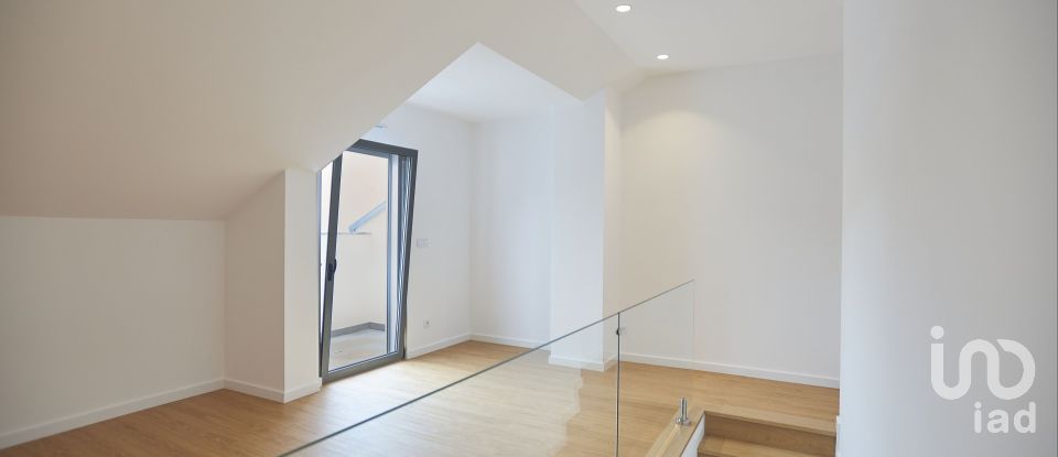 Duplex T3 in Alcântara of 135 m²