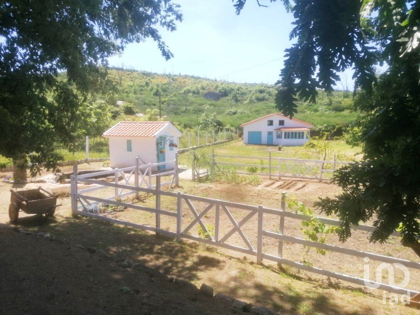 Land in Oliveira do Hospital e São Paio de Gramaços of 2,800 m²