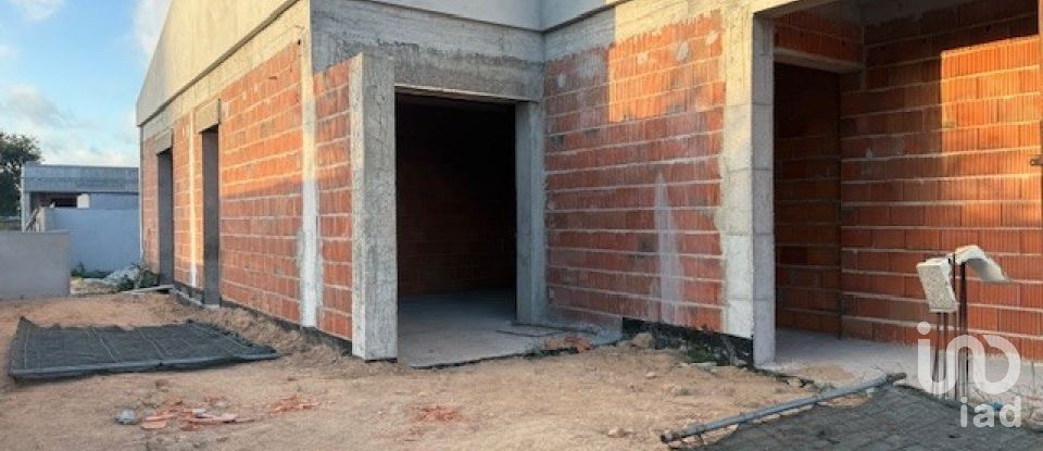 House T3 in Monte Real e Carvide of 233 m²