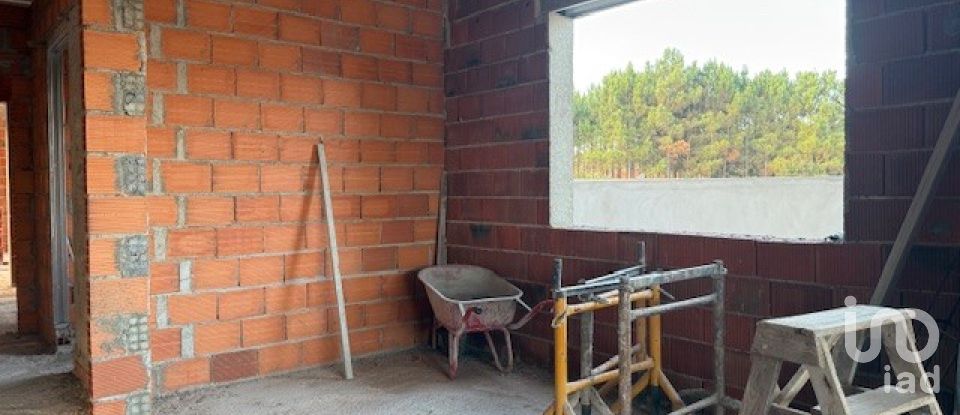 House T3 in Monte Real e Carvide of 233 m²