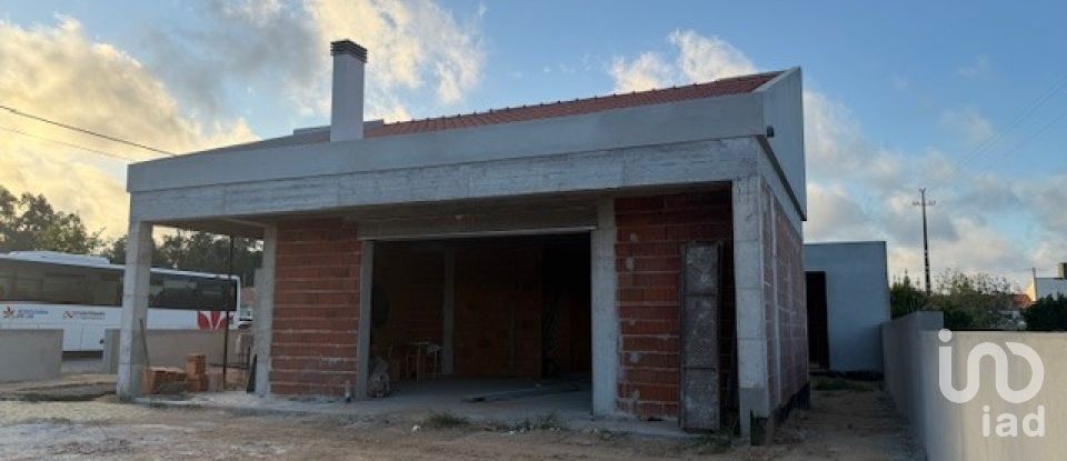 House T3 in Monte Real e Carvide of 233 m²