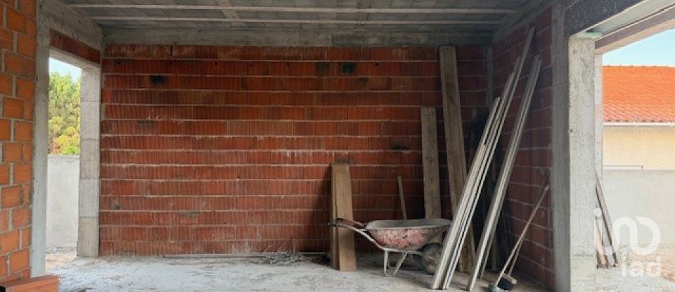 House T3 in Monte Real e Carvide of 233 m²