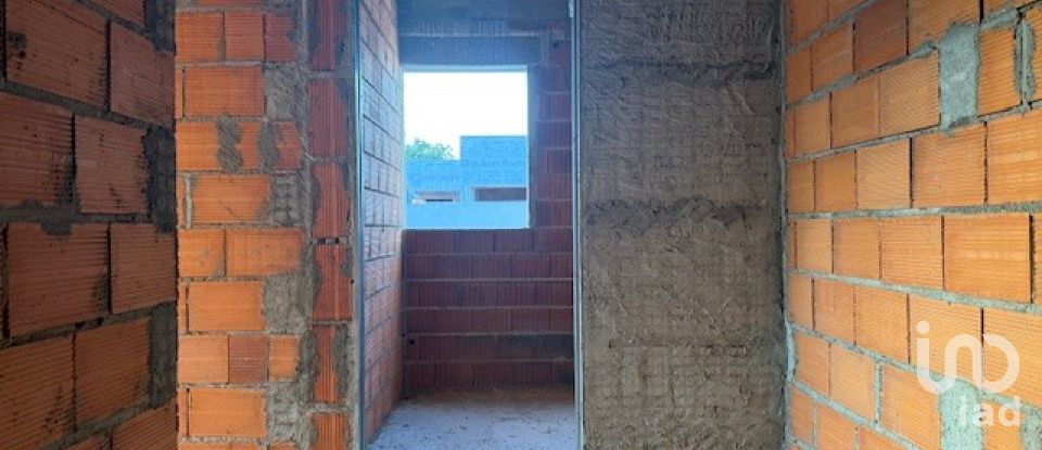 House T3 in Monte Real e Carvide of 233 m²