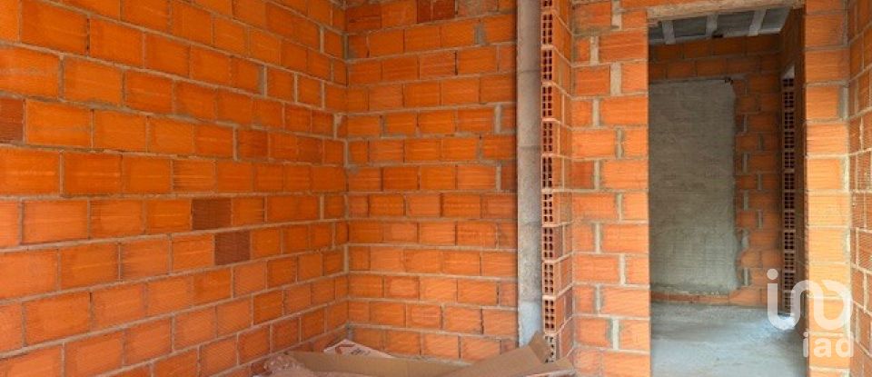 House T3 in Monte Real e Carvide of 233 m²