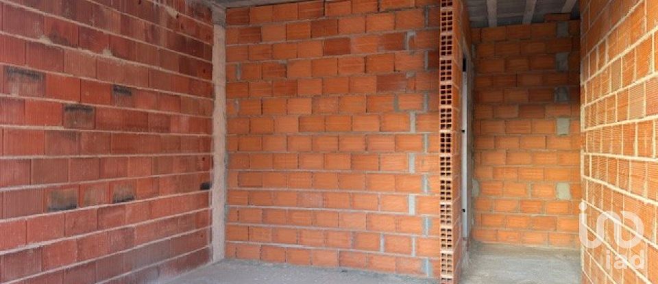 House T3 in Monte Real e Carvide of 233 m²