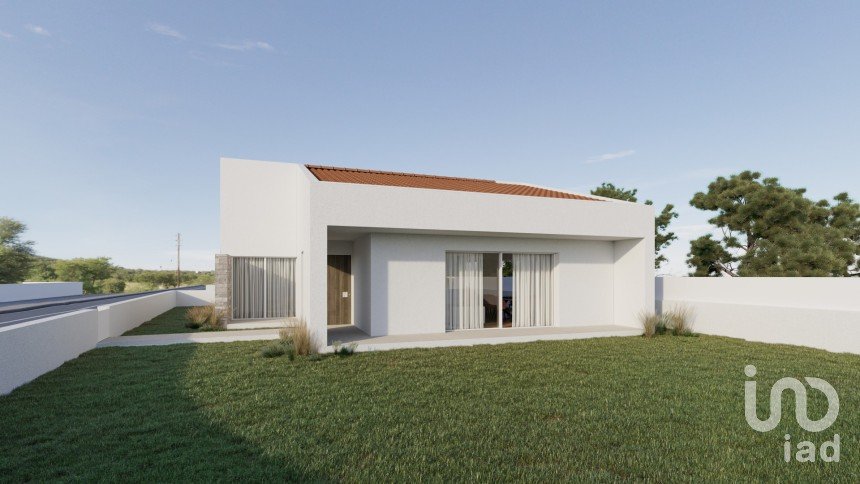 House T3 in Monte Real e Carvide of 233 m²