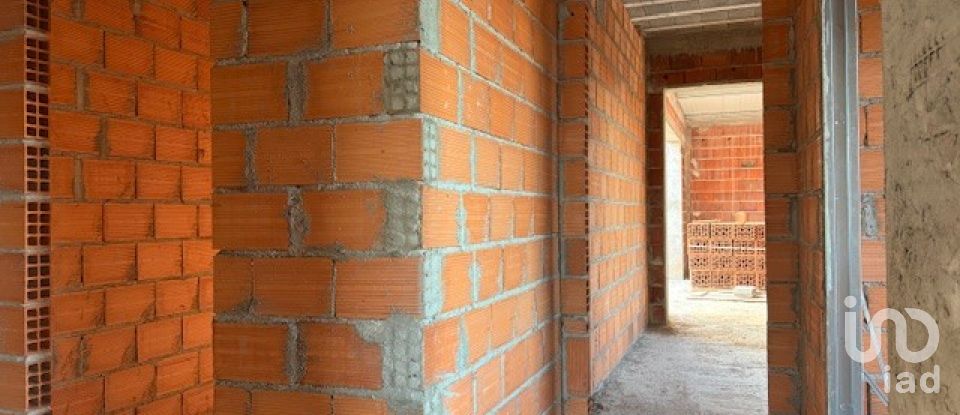 House T3 in Monte Real e Carvide of 233 m²