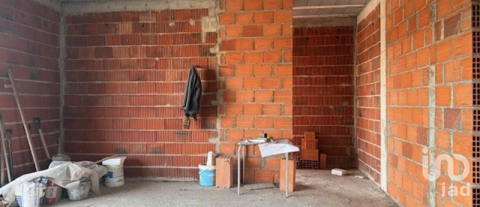 House T3 in Monte Real e Carvide of 233 m²