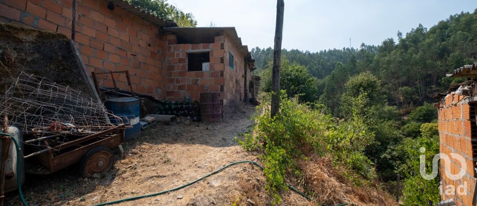 House T0 in Alvares of 477 m²