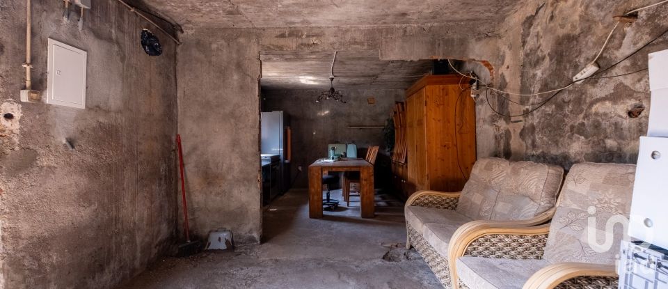 House T0 in Alvares of 477 m²