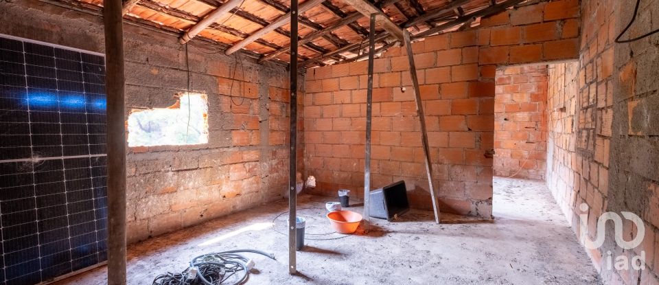 House T0 in Alvares of 477 m²