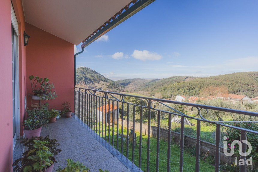 Maison T3 à Folques de 248 m²