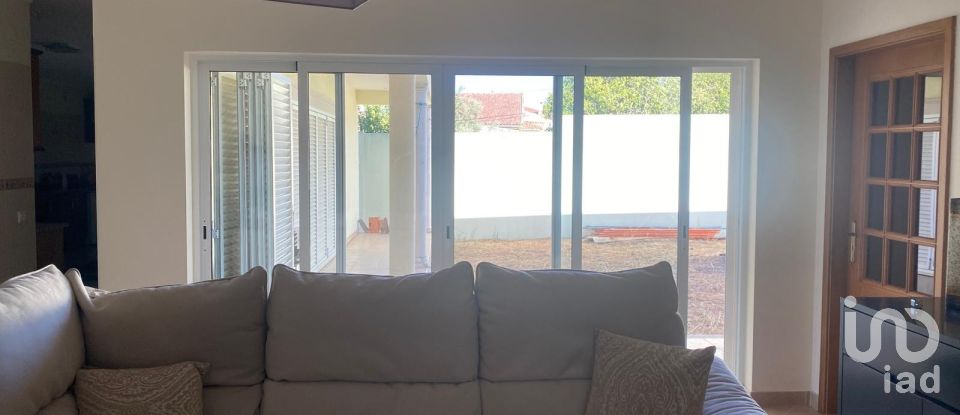 Moradia T3 em Aldeia do Mato e Souto de 330 m²