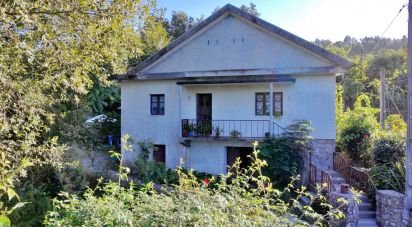 Maison T4 à Aldão de 310 m²