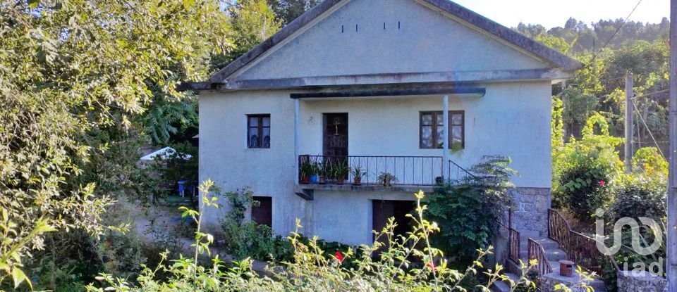 Maison T4 à Aldão de 310 m²