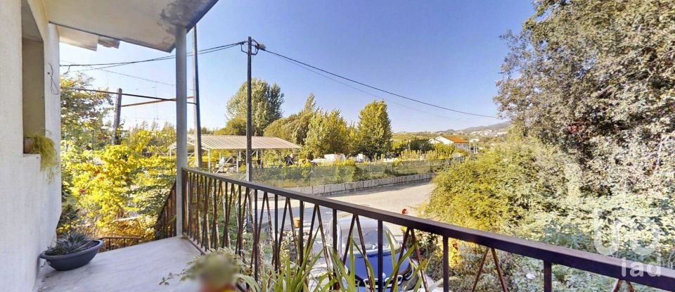 Maison T4 à Aldão de 310 m²