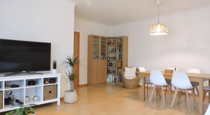 Appartement T2 à São Domingos de Rana de 121 m²